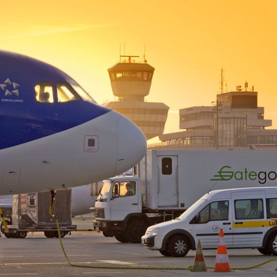 Der Pharmatransport per Luftfracht wird für die Hauptstadtregion immer wichtiger. Zu spüren ist das auch am Flughafen Berlin-Tegel. Der Pharmatransport per Luftfracht wird für die Hauptstadtregion immer wichtiger. Zu spüren ist das auch am Flughafen Berlin-Tegel.