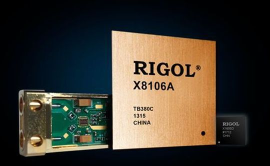 Der Phoenix-Chipsatz umfasst drei Chips. Mit dem analogen Front-End-Chip sind Bandbreiten bis 4 GHz möglich. Der Phoenix-Chipsatz umfasst drei Chips. Mit dem analogen Front-End-Chip sind Bandbreiten bis 4 GHz möglich.