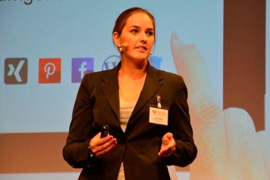 Durch Interaktion auf allen Kanälen sollen Kunden zu Beratern und Markenbotschaftern werden. Durch Interaktion auf allen Kanälen sollen Kunden zu Beratern und Markenbotschaftern werden.