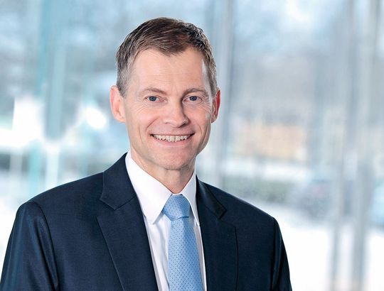 Kim Fausing wird neuer President und CEO von Danfoss. In den letzten neun Jahren hatte er im obersten Managementteam die Position des COO inne, wo er eng mit Niels B. Christiansen, dem früheren CEO von Danfoss, zusammenarbeitete Kim Fausing wird neuer President und CEO von Danfoss. In den letzten neun Jahren hatte er im obersten Managementteam die Position des COO inne, wo er eng mit Niels B. Christiansen, dem früheren CEO von Danfoss, zusammenarbeitete
