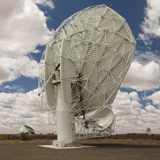 Die Pfaff-silberblau-Elevations-Spindelhubelemente TQS 200 verstellen die Antennen der Radioteleskope spielfrei. Die Pfaff-silberblau-Elevations-Spindelhubelemente TQS 200 verstellen die Antennen der Radioteleskope spielfrei.