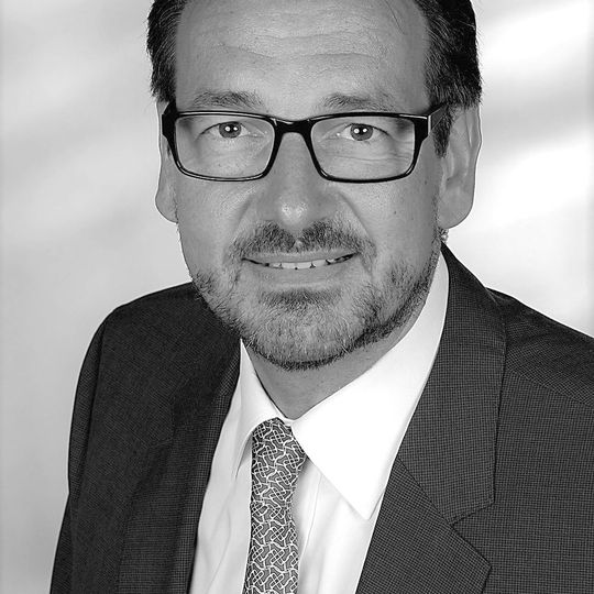 Dr. Klaus Kluger, neuer Geschäftsführer bei Omron Electronics in Langenfeld. Dr. Klaus Kluger, neuer Geschäftsführer bei Omron Electronics in Langenfeld.