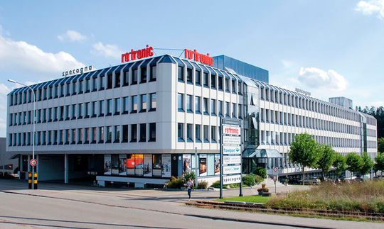 Nach der Übernahme von Rotronic durch die Investorengruppe Battery Ventures richten sich die Bassersdorfer mit internationalen Partnern neu aus. Der Geschäftsführer Michael Taraba, der 25 Jahre für die operative Führung von Rotronic verantwortlich war, wird das Unternehmen verlassen. Nach der Übernahme von Rotronic durch die Investorengruppe Battery Ventures richten sich die Bassersdorfer mit internationalen Partnern neu aus. Der Geschäftsführer Michael Taraba, der 25 Jahre für die operative Führung von Rotronic verantwortlich war, wird das Unternehmen verlassen.