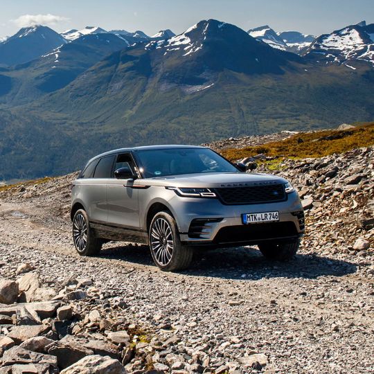 Der neue Range Rover Velar punktet mit seinem außergewöhnlichen Design. Der neue Range Rover Velar punktet mit seinem außergewöhnlichen Design.