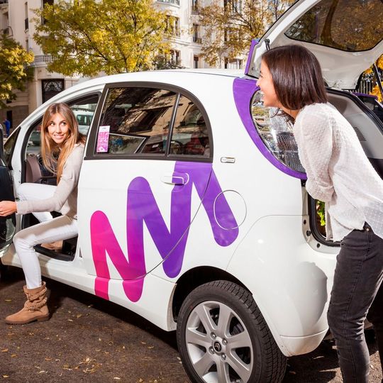 Die App „Free2Move“ verbindet verschiedene Carsharing-Angebote, unter anderem auch Multicity von Citroën. Die App „Free2Move“ verbindet verschiedene Carsharing-Angebote, unter anderem auch Multicity von Citroën.