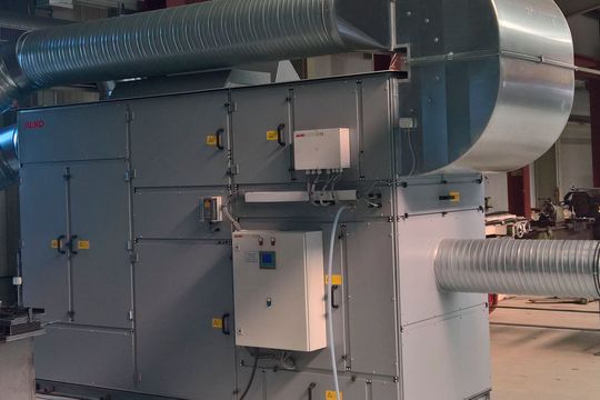 Die AL-KO Fume Unit (AFU-Eco) setzt als erste Schweißrauchabsaugung auf 100 % Frischluft. Die AL-KO Fume Unit (AFU-Eco) setzt als erste Schweißrauchabsaugung auf 100 % Frischluft.