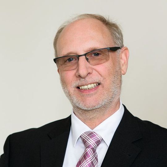 Dr. Jörg Hähniche, Vorstandsmitglied PNO: „Es war schon sehr weitsichtig, dass die PNO bereits vor 27 Jahren erkannt hat, dass System-Offenheit notwendig ist, um am Markt erfolgreich zu bestehen. Ich denke, das gilt mehr denn je.“ Dr. Jörg Hähniche, Vorstandsmitglied PNO: „Es war schon sehr weitsichtig, dass die PNO bereits vor 27 Jahren erkannt hat, dass System-Offenheit notwendig ist, um am Markt erfolgreich zu bestehen. Ich denke, das gilt mehr denn je.“