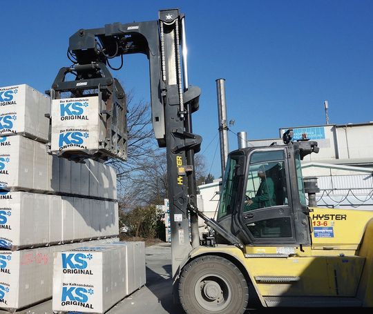 Beim Test des Kalksandsteinwerks gewann der Stapler von Hyster, weil er weniger Kraftstoff verbrauchte als seine Konkurrenten.