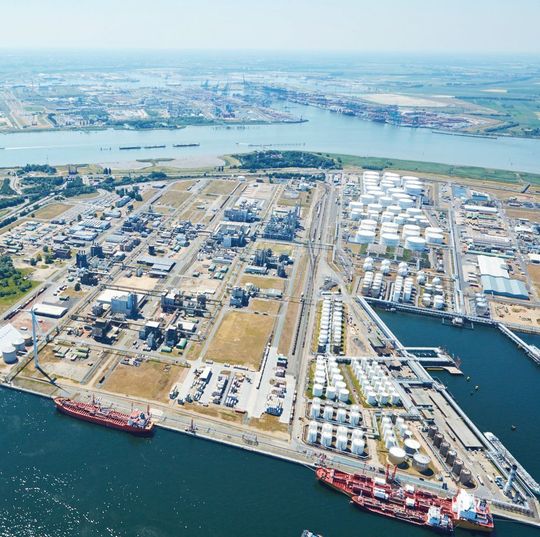 Evonik's production complex is scheduled to become operational in the summer of 2019. Evonik's production complex is scheduled to become operational in the summer of 2019.