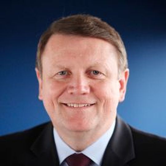 Rich McBee, CEO von Mitel, bezeichnete die ShoreTel -Akquisition als natürlichen Zusammenschluss. Rich McBee, CEO von Mitel, bezeichnete die ShoreTel -Akquisition als natürlichen Zusammenschluss.