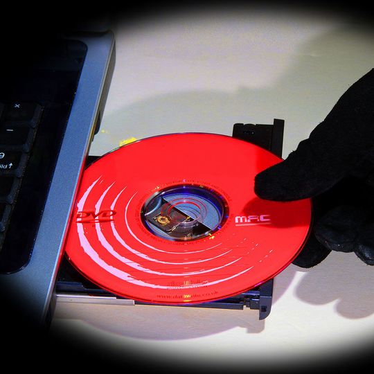 Mehr als die Hälfte der Unternehmen in Deutschland sind in den vergangenen beiden Jahren mindestens einmal Opfer von Wirtschaftsspionage, Sabotage oder Datendiebstahl geworden. Mehr als die Hälfte der Unternehmen in Deutschland sind in den vergangenen beiden Jahren mindestens einmal Opfer von Wirtschaftsspionage, Sabotage oder Datendiebstahl geworden.