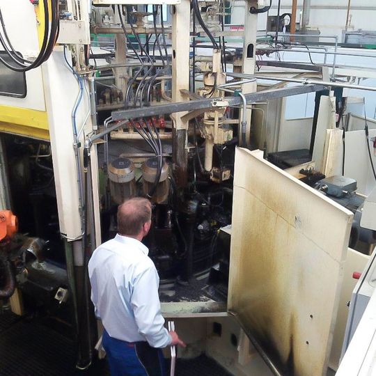 Die Reinigung von Produktionslagen werden von Unternehmen oft in den Sommer oder ans Ende des Jahres gelegt. Oemeta Chemische Werke bietet die professioneller Reinigung der Kühlschmierstoffsysteme als Serviceleistung an. Die Reinigung von Produktionslagen werden von Unternehmen oft in den Sommer oder ans Ende des Jahres gelegt. Oemeta Chemische Werke bietet die professioneller Reinigung der Kühlschmierstoffsysteme als Serviceleistung an.
