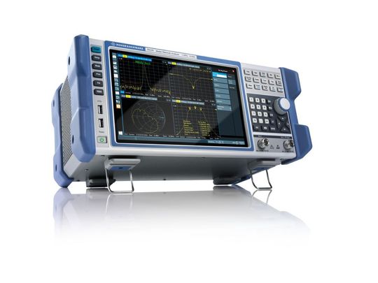Der Vektornetzwerkanalysator ZNLE von Rohde & Schwarz misst unterschiedliche S-Parameter. Der Vektornetzwerkanalysator ZNLE von Rohde & Schwarz misst unterschiedliche S-Parameter.