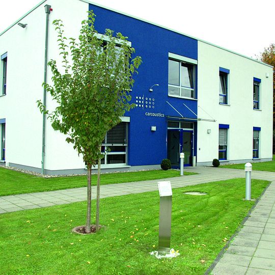 Der Leverkusener Zulieferer Carcoustics eröffnet am 17. August 2017 ein neues Werk in Breslau, Polen. Der Produktionsstandort ist auf Thermoformen spezialisiert. Der Leverkusener Zulieferer Carcoustics eröffnet am 17. August 2017 ein neues Werk in Breslau, Polen. Der Produktionsstandort ist auf Thermoformen spezialisiert.