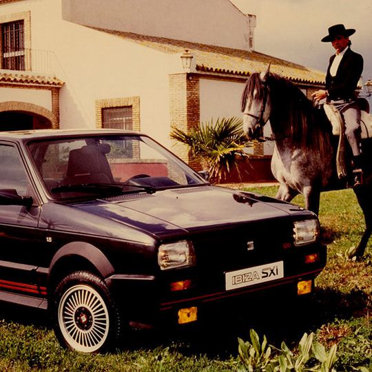 Der Seat Ibiza SXL wurde ab 1987 gebaut. Der Seat Ibiza SXL wurde ab 1987 gebaut.