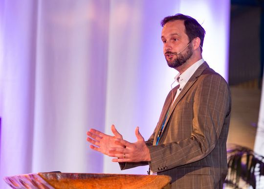 „Wir freuen uns, die ersten Vereinbarungen zur Entwicklung dieser Polymere für den Markt bekannt geben zu können“, erklärte Akzo Nobel Specialty Chemicals RD&I-Direktor Peter Nieuwenhuizen auf dem Bio World Kongress in Montreal, Kanada.