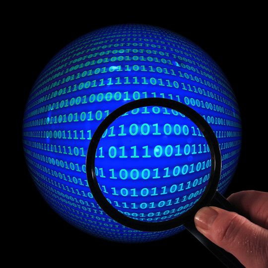 Das Risiko von DDoS-Attacken und -Erpressung betroffen zu werden, ist unverändert hoch. Die Angriffe werden immer intelligenter und tarnen sich als legitimer Netzwerkverkehr. Das Risiko von DDoS-Attacken und -Erpressung betroffen zu werden, ist unverändert hoch. Die Angriffe werden immer intelligenter und tarnen sich als legitimer Netzwerkverkehr.