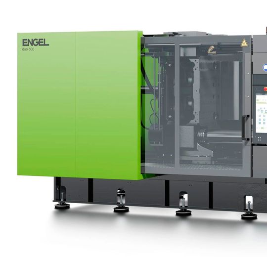 Erweiterte Horizonte für die Automobilindustrie will Engel im Rahmen der Fakuma 2017 auf einer duo 500 Spritzgießmaschine präsentieren: Zum erstem Mal fertige man damit Exterieur-Bauteile im sogenannten „Clearmelt-Verfahren“. Erweiterte Horizonte für die Automobilindustrie will Engel im Rahmen der Fakuma 2017 auf einer duo 500 Spritzgießmaschine präsentieren: Zum erstem Mal fertige man damit Exterieur-Bauteile im sogenannten „Clearmelt-Verfahren“.