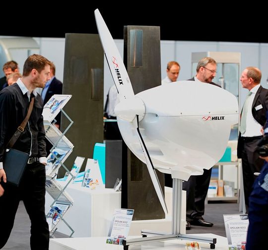 Die Macher der Composites Europe prognostizieren beflügelnde Aussichten, denn mit der Luftfahrtindustrie boomt die Anwendung von carbonfaserverstärkten Bauteilen, wie es heißt. Vom 19. bis 21. September könnten sich die Besucher im Rahmen der 12. Europäischen Fachmesse in Stuttgart davon live überzeugen. Die Macher der Composites Europe prognostizieren beflügelnde Aussichten, denn mit der Luftfahrtindustrie boomt die Anwendung von carbonfaserverstärkten Bauteilen, wie es heißt. Vom 19. bis 21. September könnten sich die Besucher im Rahmen der 12. Europäischen Fachmesse in Stuttgart davon live überzeugen.