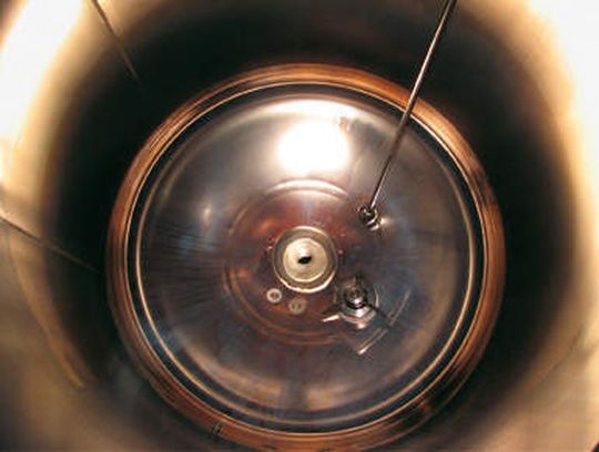 Solche Eisenoxidbeläge müssen entfernt werden, um System und Produkte nicht zu kontaminieren. Solche Eisenoxidbeläge müssen entfernt werden, um System und Produkte nicht zu kontaminieren.