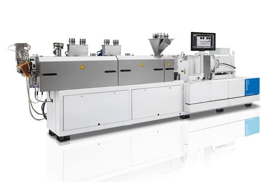 Beispiel für einen durch die neuen 72HA-Gehäusebuchsen verschleißfester gemachten Zweischneckenextruder der Baureihe ZE Bluepower für die Compoundierung hoch gefüllter und somit vergleichsweise abrasiver Kunststoffe von Krauss-Maffei Berstorff. Beispiel für einen durch die neuen 72HA-Gehäusebuchsen verschleißfester gemachten Zweischneckenextruder der Baureihe ZE Bluepower für die Compoundierung hoch gefüllter und somit vergleichsweise abrasiver Kunststoffe von Krauss-Maffei Berstorff.