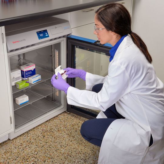 The compressor-less technology of the TSX 505 refrigerator overcomes the common challenge of ‘humming’ experienced with many lab-grade refrigerators through its whisper-quiet operation at just 35 dBA. The compressor-less technology of the TSX 505 refrigerator overcomes the common challenge of ‘humming’ experienced with many lab-grade refrigerators through its whisper-quiet operation at just 35 dBA.