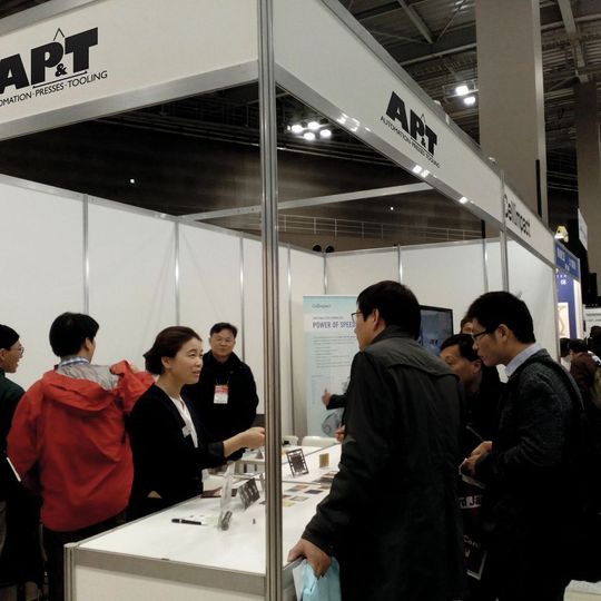 In Tokio war das Interesse am Brennstoffzellen-Produktionssystem von AP&T und Cell Impact groß – jetzt geht es an weitere Orte. In Tokio war das Interesse am Brennstoffzellen-Produktionssystem von AP&T und Cell Impact groß – jetzt geht es an weitere Orte.