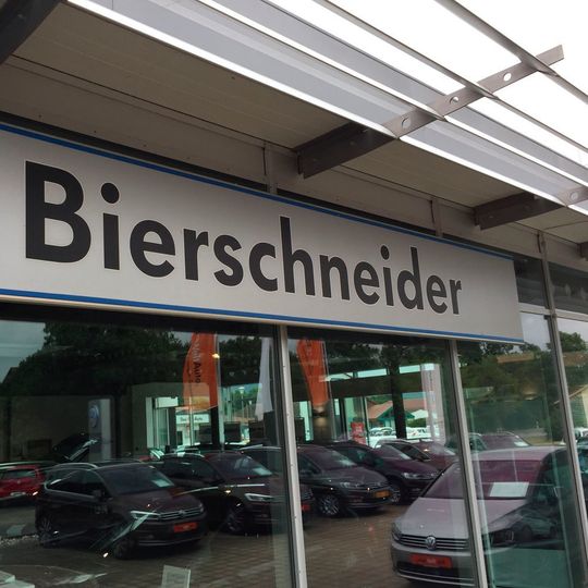Das Autohaus Bierschneider in Mühlhausen in der Oberpfalz ist im Netz gut unterwegs. Das Autohaus Bierschneider in Mühlhausen in der Oberpfalz ist im Netz gut unterwegs.