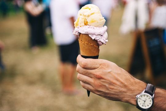 Wenn die Temperaturen nach oben klettern, kann ein Eis für Abkühlung im Büro sorgen. Wenn die Temperaturen nach oben klettern, kann ein Eis für Abkühlung im Büro sorgen.