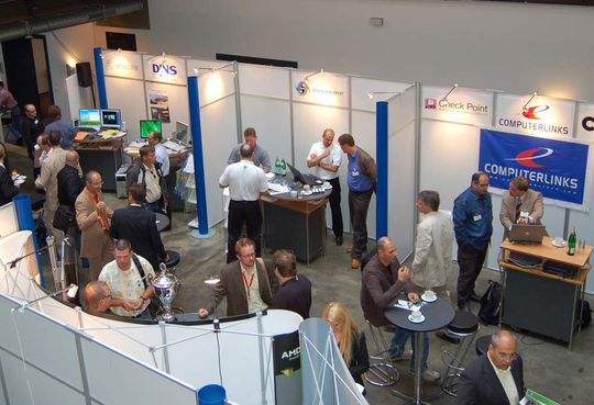 An den Virtualisierungs-Veranstaltungen der IT-BUSINESS Akademie nahmen insgesamt 960 Fachbesucher und 30 Aussteller teil. An den Virtualisierungs-Veranstaltungen der IT-BUSINESS Akademie nahmen insgesamt 960 Fachbesucher und 30 Aussteller teil.