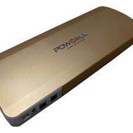 Die Pow All 18000 ist mobile Starthilfe und Powerbank in einem Gerät. Die Pow All 18000 ist mobile Starthilfe und Powerbank in einem Gerät.