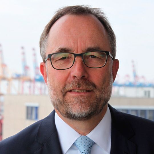 Ferdinand Möhring ist seit dem 1. August 2017 alleiniger Geschäftsführer des Joint Ventures MSC Gate Bremerhaven. Ferdinand Möhring ist seit dem 1. August 2017 alleiniger Geschäftsführer des Joint Ventures MSC Gate Bremerhaven.