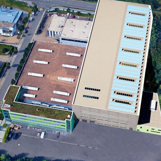 Neben dem bestehenden Lager von Schukat (links) soll in den nächsten Monaten das neue Lagergebäude entstehen (rechts). Neben dem bestehenden Lager von Schukat (links) soll in den nächsten Monaten das neue Lagergebäude entstehen (rechts).