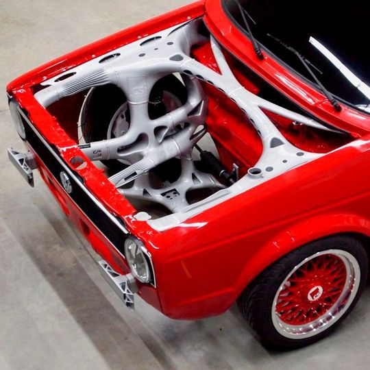 Das Partnerprojekt 3i-PRINT veranschaulicht die Nutzung des industriellen 3D-Drucks am Beispiel eines alten VW Caddy. Das Partnerprojekt 3i-PRINT veranschaulicht die Nutzung des industriellen 3D-Drucks am Beispiel eines alten VW Caddy.