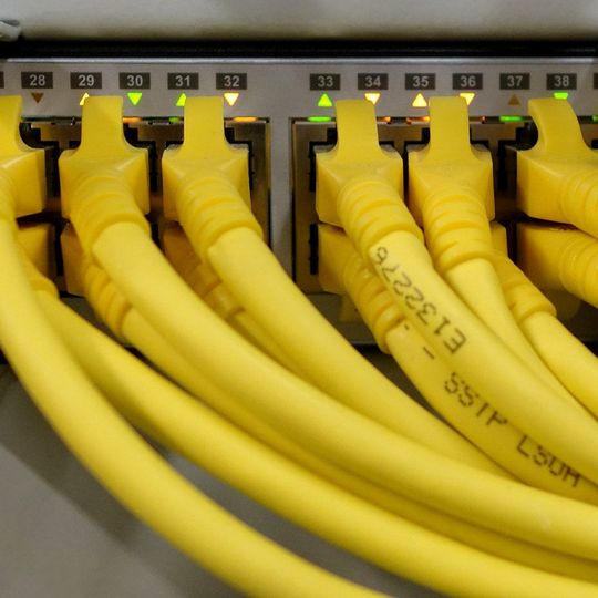 Ein IT-Sicherheitsexperte mahnt: Die Degradierung des Diffie-Hellman-Verfahrens in TLS zum Zwecke eines Netzwerk-Monitorings wäre eine reine Abhörmaßnahme. Ein IT-Sicherheitsexperte mahnt: Die Degradierung des Diffie-Hellman-Verfahrens in TLS zum Zwecke eines Netzwerk-Monitorings wäre eine reine Abhörmaßnahme.