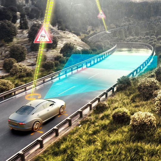 Contis „road condition observer“ soll mittels im Fahrzeug serienmäßig vorhandener Sensoren und Daten aus der Cloud den Fahrbahnzustand ermitteln. Contis „road condition observer“ soll mittels im Fahrzeug serienmäßig vorhandener Sensoren und Daten aus der Cloud den Fahrbahnzustand ermitteln.