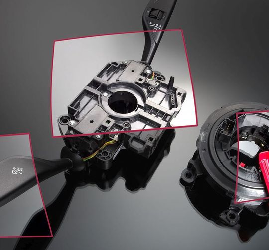 Der französische Automobilzulieferer Valeo hat jetzt ein Lenkstockschalter-Modul entwickelt, dessen Gehäuse und Hebel aus den technischen Kunststoffen Ultramid® SI (PA: Polyamid) und Ultradur (PBT: Polybutylenterephthalat) der BASF bestehen... Der französische Automobilzulieferer Valeo hat jetzt ein Lenkstockschalter-Modul entwickelt, dessen Gehäuse und Hebel aus den technischen Kunststoffen Ultramid® SI (PA: Polyamid) und Ultradur (PBT: Polybutylenterephthalat) der BASF bestehen...