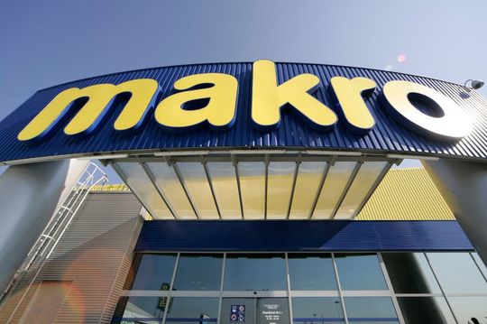 Für die Metro-Tochter Makro realisiert SSI Schäfer im tschechischen Kozomin ein modernes Logistikzentrum. Für die Metro-Tochter Makro realisiert SSI Schäfer im tschechischen Kozomin ein modernes Logistikzentrum.