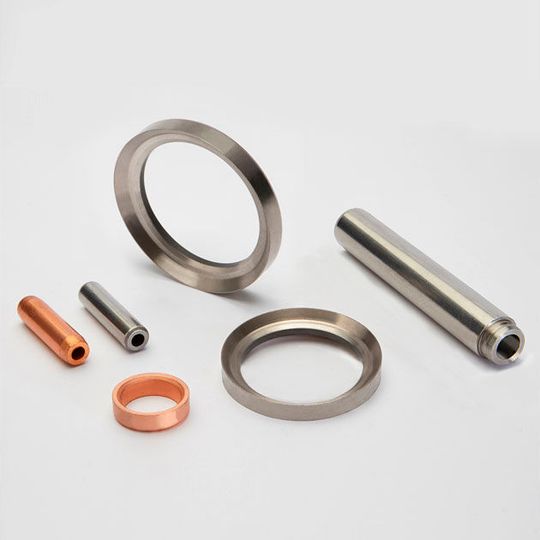 Federal-Mogul Powertrain stellt auf der IAA neue Werkstoffe für kühlere Motorventile vor. Federal-Mogul Powertrain stellt auf der IAA neue Werkstoffe für kühlere Motorventile vor.