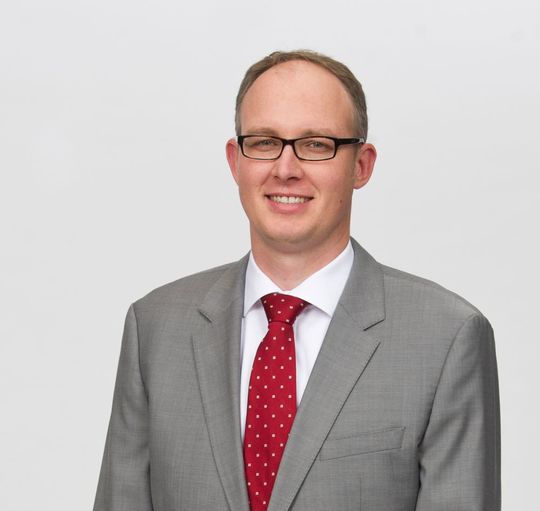 Marc Luksch, Geschäftsführer der Helukabel GmbH, möchte mit den neuen Tochtergesellschaften in Brasilien und Mexiko erstklassigen Service für die Kunden vor Ort sicherstellen. Marc Luksch, Geschäftsführer der Helukabel GmbH, möchte mit den neuen Tochtergesellschaften in Brasilien und Mexiko erstklassigen Service für die Kunden vor Ort sicherstellen.