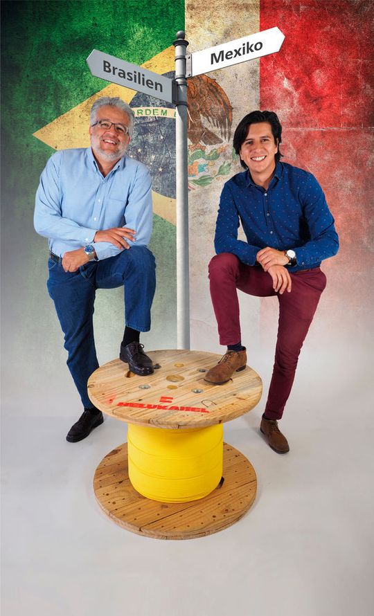 Juan José Chaparro Schmiel (links), Leiter der Tochtergesellschaft in Brasilien, und Gerardo Montenegro Aznar (rechts), Leiter des Standorts in Mexiko, freuen sich auf die neue Herausforderung.