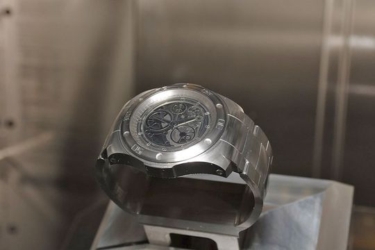 C’est avec une montre homme en carbure de tungstène que Borotec a choisi de présenter ses compétences en matière d’usinage des matériaux durs. C’est avec une montre homme en carbure de tungstène que Borotec a choisi de présenter ses compétences en matière d’usinage des matériaux durs.
