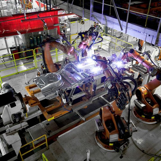 Volkswagen und Tata bauen doch kein gemeinsames Budget Car für Indien. Im Bild der Karosseriebau des VW-Werkes im indischen Pune. Volkswagen und Tata bauen doch kein gemeinsames Budget Car für Indien. Im Bild der Karosseriebau des VW-Werkes im indischen Pune.