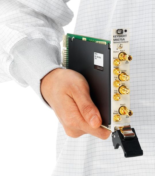 Viele Testkanäle: Moderne Vektor-Netzwerk-Analysatoren sind beim Test von elektronischen Geräten nicht mehr wegzudenken. Dabei dreht sich alles um geringere Testkosten. Viele Testkanäle: Moderne Vektor-Netzwerk-Analysatoren sind beim Test von elektronischen Geräten nicht mehr wegzudenken. Dabei dreht sich alles um geringere Testkosten.