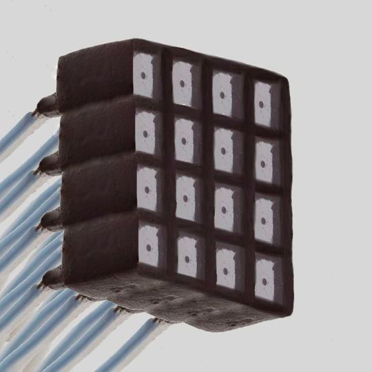 Bild 1: Die Kameramatrix besteht aus sechzehn quadratisch angeordneten Einzelkameras, die zusammen nicht nur als Bildgeber, sondern auch als Entfernungsmesser fungieren. Bild 1: Die Kameramatrix besteht aus sechzehn quadratisch angeordneten Einzelkameras, die zusammen nicht nur als Bildgeber, sondern auch als Entfernungsmesser fungieren.