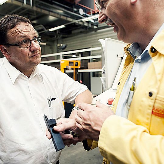 Das Serviceteam von Sandvik Coromant ist in der Lage, fast jedes Werkzeugproblem an einer Maschine schnell und zuverlässig zu beheben. Das Serviceteam von Sandvik Coromant ist in der Lage, fast jedes Werkzeugproblem an einer Maschine schnell und zuverlässig zu beheben.