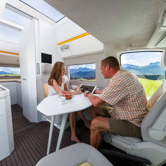 Die Studie California XXL ist das Highlight von VW auf dem Caravaning-Salon. Die Studie California XXL ist das Highlight von VW auf dem Caravaning-Salon.