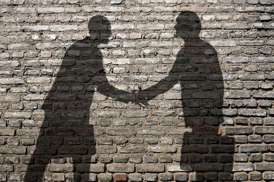 Sollte sich herausstellen, dass fünf deutsche Autobauer mit widerrechtlichen Absprachen gegen geltendes Kartellrecht verstoßen haben, hätte das auch Folgen für die Händler.