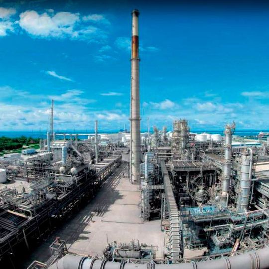 PTTGC operates a combined olefins and aromatics capacity of 9.26 million tons/year together with 280,000 barrels/day of crude oil and condensate refining capacity. PTTGC operates a combined olefins and aromatics capacity of 9.26 million tons/year together with 280,000 barrels/day of crude oil and condensate refining capacity.