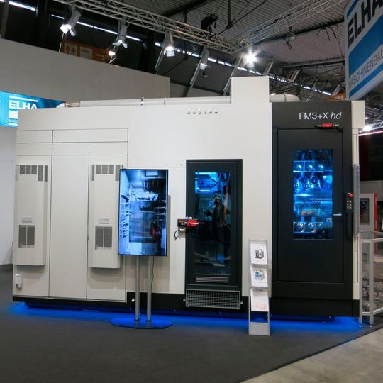 Elha Maschinenbau präsentiert auf der EMO Hannover 2017 die Weiterentwicklung seiner Fertigungsmodule in Form des FM3+X SRR-Moduls mit Spindelreihenrevolver. Elha Maschinenbau präsentiert auf der EMO Hannover 2017 die Weiterentwicklung seiner Fertigungsmodule in Form des FM3+X SRR-Moduls mit Spindelreihenrevolver.